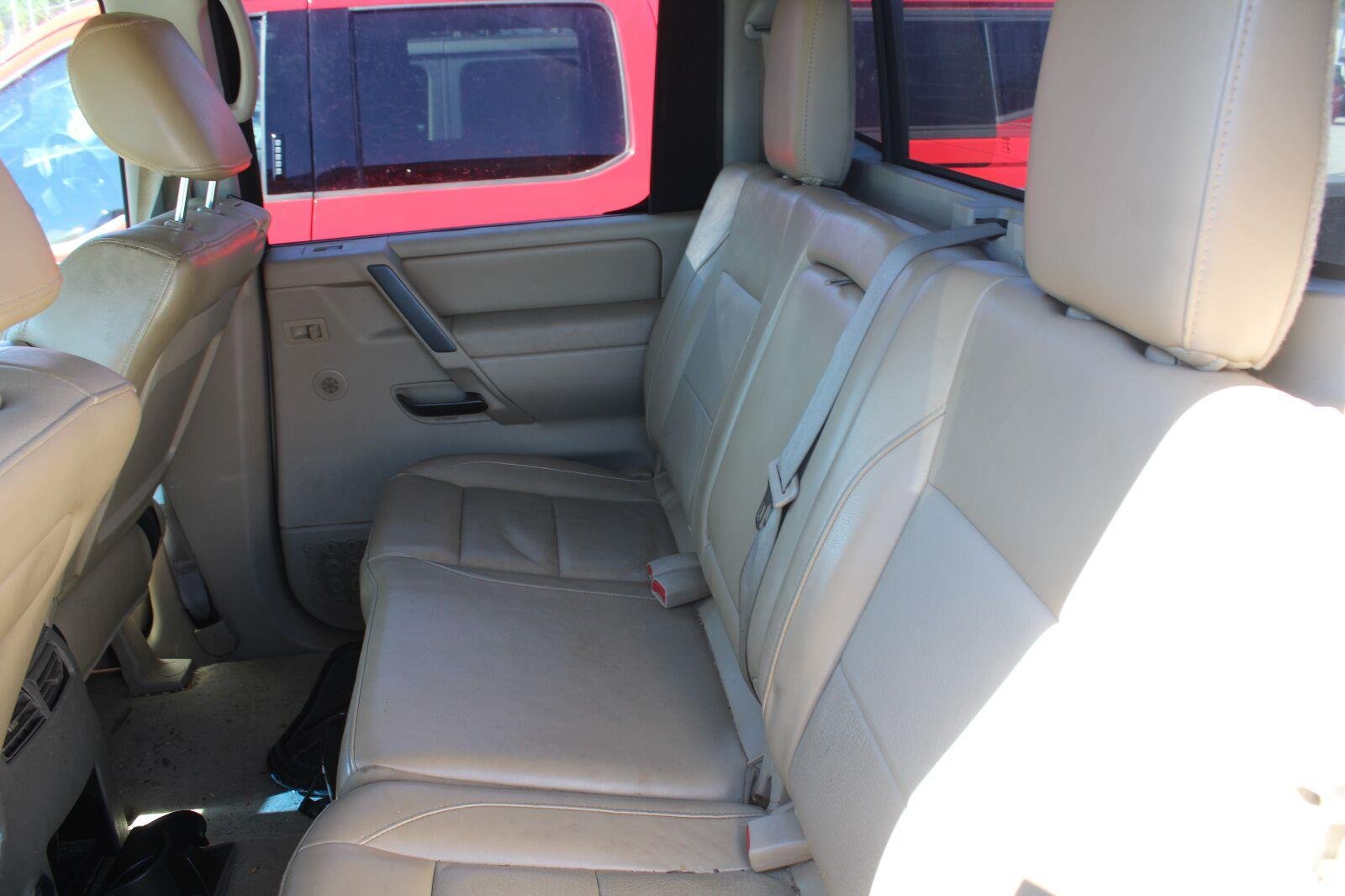 Used 2012 Nissan Titan SL w/ SL Technology Pkg AWD/4WD image 8