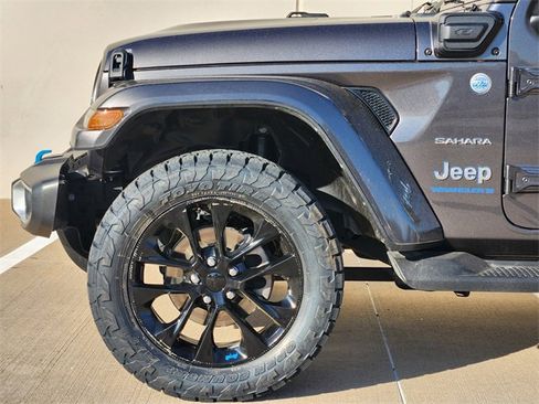 Used 2023 Jeep Wrangler Unlimited Sahara w/ Cold Weather Group image 9