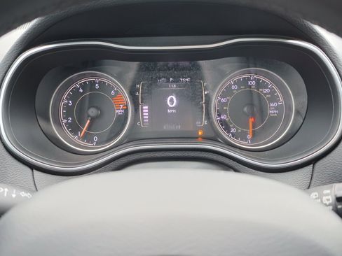 Used 2019 Jeep Cherokee Latitude Plus w/ Comfort/Convenience Group image 21