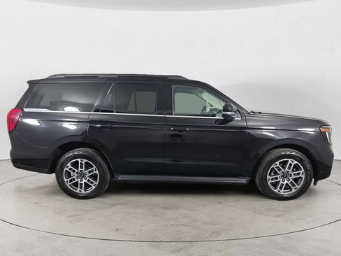 Used 2025 Ford Expedition Active AWD/4WD image 6