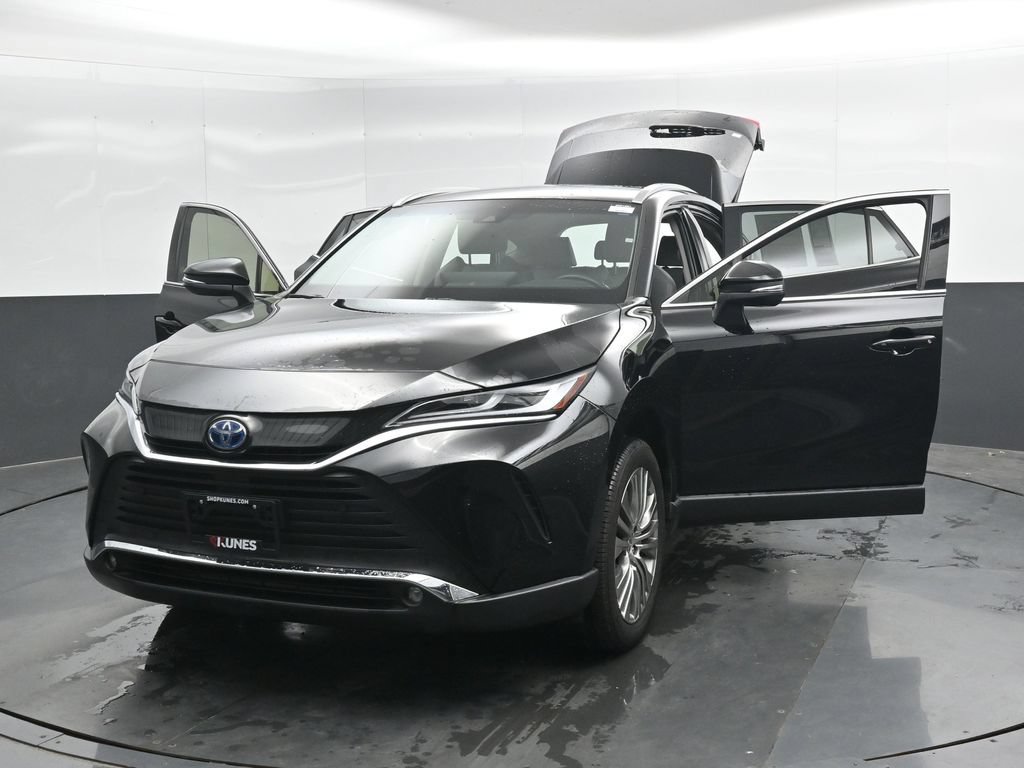 Used 2024 Toyota Venza XLE AWD/4WD image 47