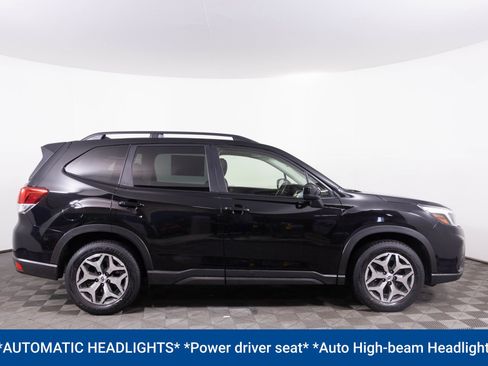 Used 2021 Subaru Forester Premium image 8