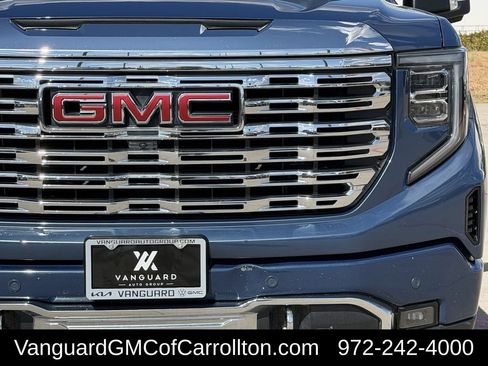 Used 2024 GMC Sierra 1500 Denali w/ Technology Package AWD/4WD image 4