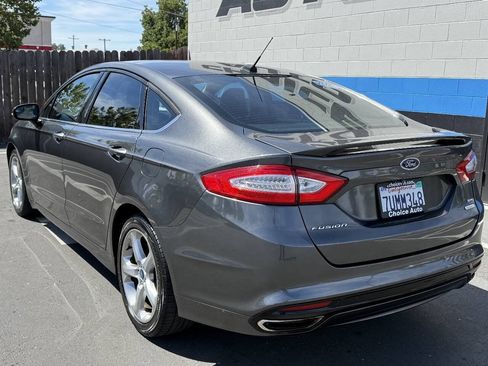 Used 2015 Ford Fusion SE w/ Equipment Group 201A FWD image 4