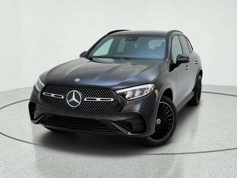 Certified 2026 Mercedes-Benz GLC 300 image 2