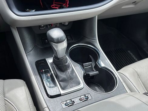 Used 2019 Toyota Highlander Limited Platinum AWD/4WD image 13