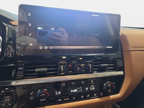 New 2026 Nissan Pathfinder Platinum FWD image 22