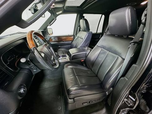 Used 2017 Lincoln Navigator Select AWD/4WD image 25
