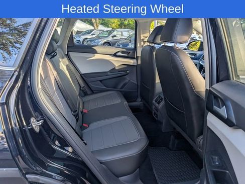Used 2022 Volkswagen Taos SE image 13