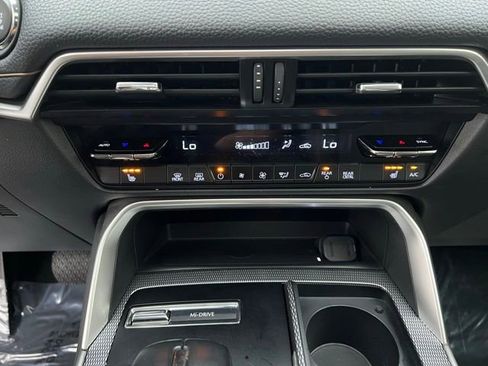 Used 2024 MAZDA CX-90 3.3 Turbo w/ Preferred Plus image 12