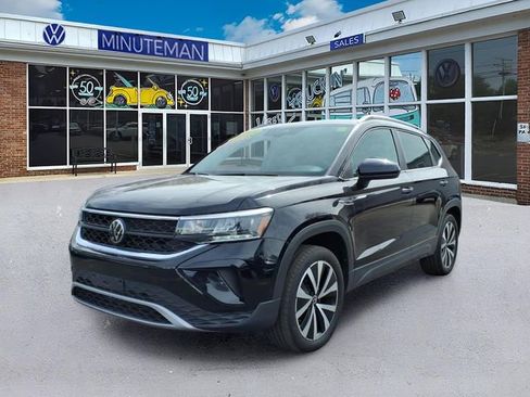 Certified 2023 Volkswagen Taos SE image 1