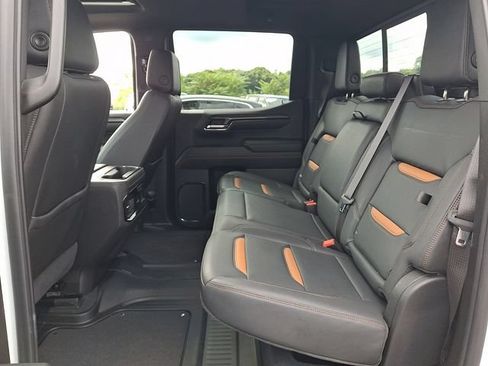 Used 2024 GMC Sierra 1500 AT4 w/ Technology Package AWD/4WD image 21