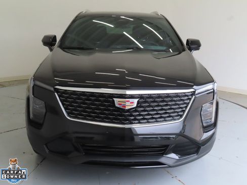 Used 2025 Cadillac XT4 Premium Luxury FWD image 9