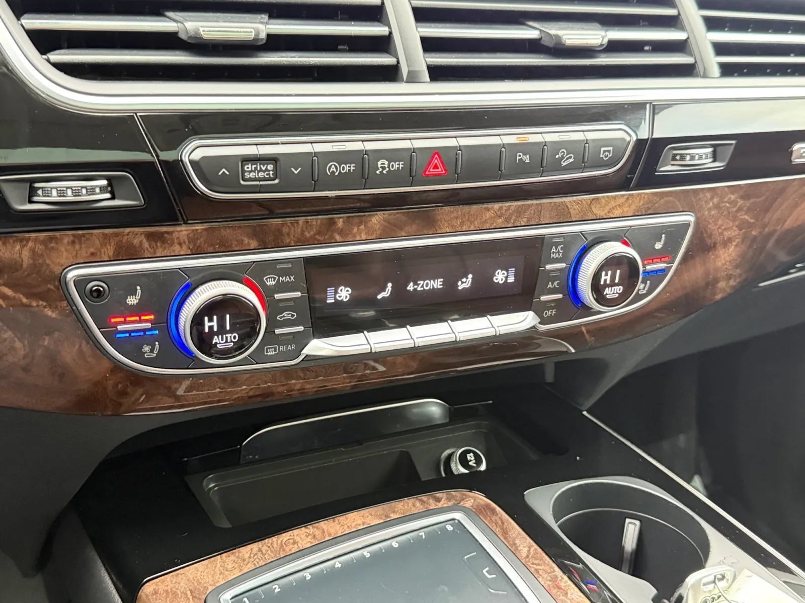 Used 2018 Audi Q7 3.0T Prestige w/ Prestige Package AWD/4WD image 35