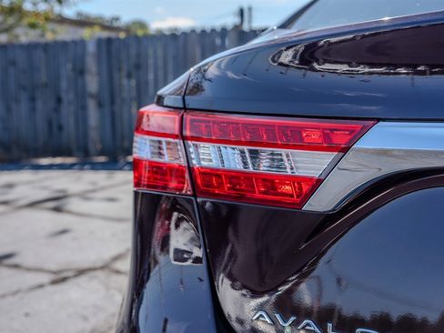 Used 2013 Toyota Avalon Limited image 10