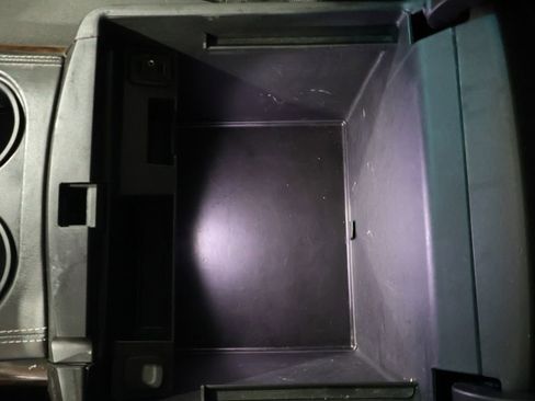 Used 2018 Chevrolet Suburban LS image 29