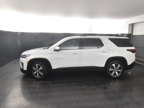 Used 2023 Chevrolet Traverse LT w/ LT Premium Package image 7