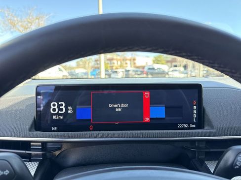 Used 2022 Ford Mustang Mach-E Select image 13