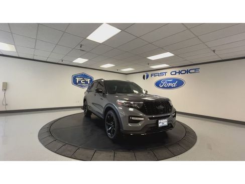 Used 2023 Ford Explorer ST w/ Equipment Group 401A image 4