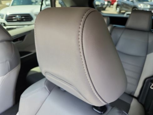 Used 2021 Toyota RAV4 XLE Premium AWD/4WD image 10