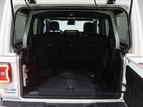 Used 2021 Jeep Wrangler Unlimited Sahara w/ Cold Weather Group image 20