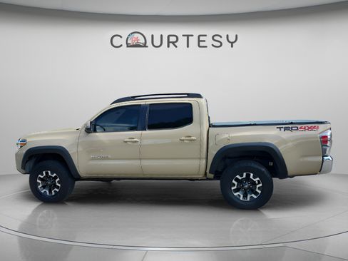 Used 2020 Toyota Tacoma TRD Off-Road AWD/4WD image 2