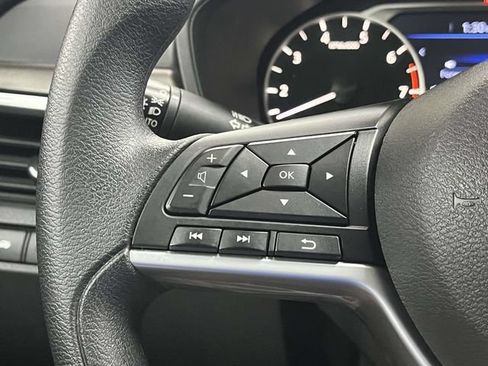 Used 2025 Nissan Altima 2.5 SV FWD image 28