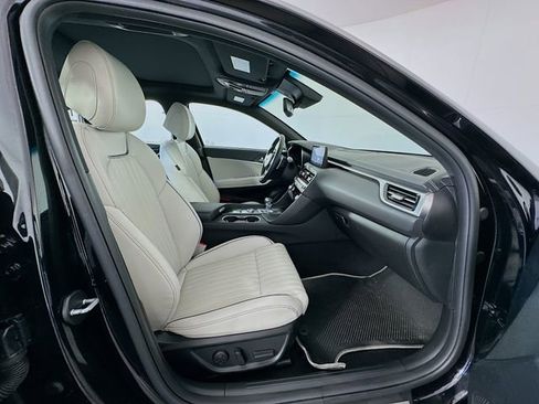 Certified 2025 Genesis G70 2.5T w/ Sport Prestige Package image 30