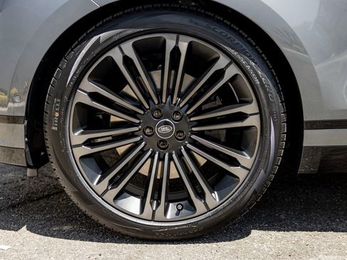 New 2026 Land Rover Range Rover Velar Dynamic SE image 11