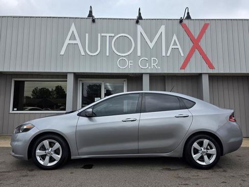 Used 2015 Dodge Dart SXT FWD image 1