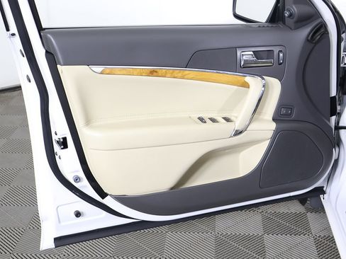 Used 2012 Lincoln MKZ Hybrid image 23