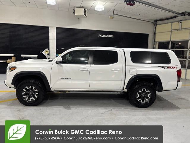 Used 2017 Toyota Tacoma TRD Off-Road AWD/4WD image 5