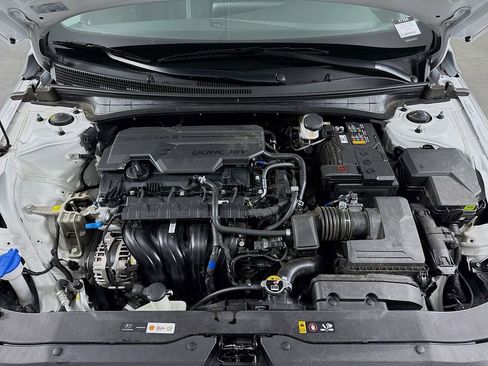 Certified 2025 Hyundai Elantra SE image 29