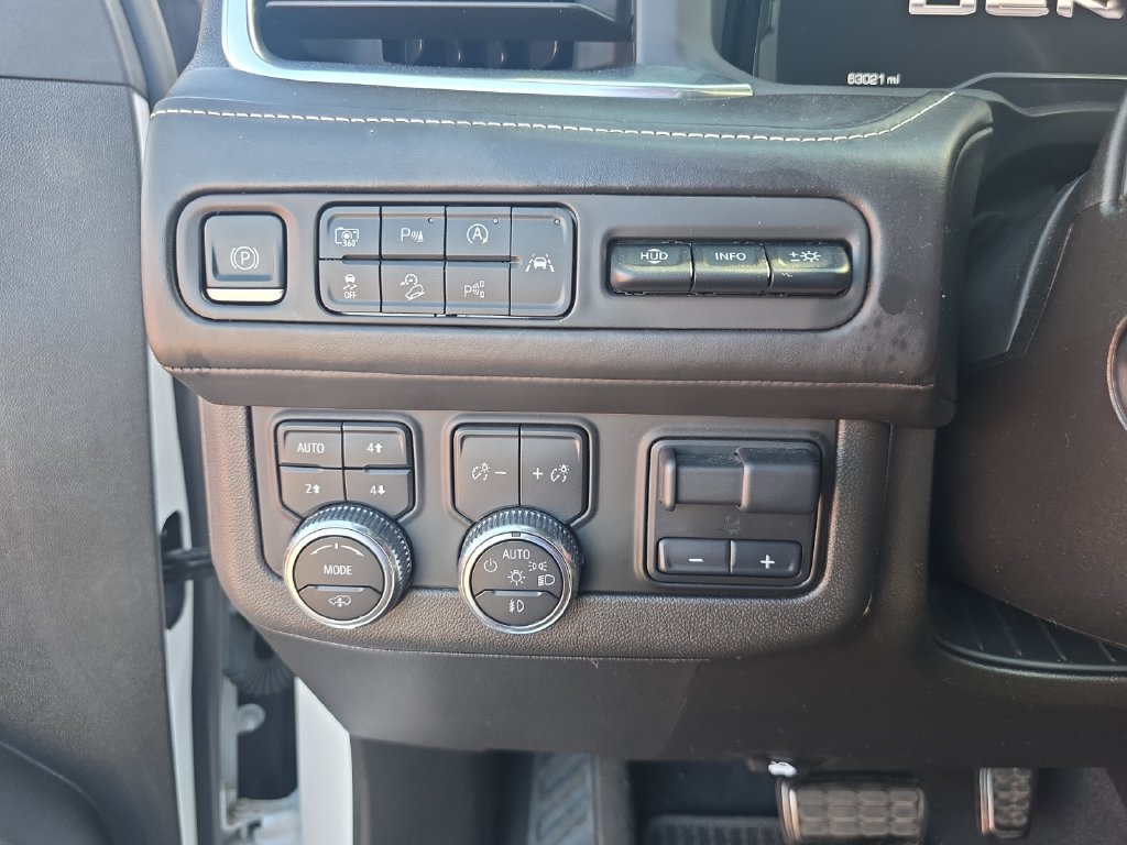 Used 2023 GMC Yukon XL Denali Ultimate AWD/4WD image 24