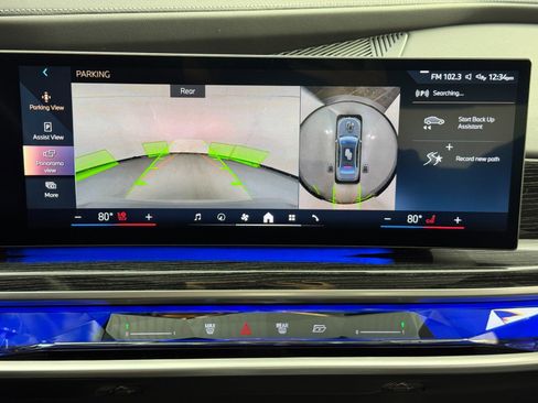 Used 2024 BMW 740i w/ Premium Package 2 image 33