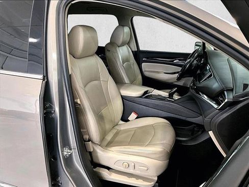 Used 2018 Buick Enclave Essence FWD image 9