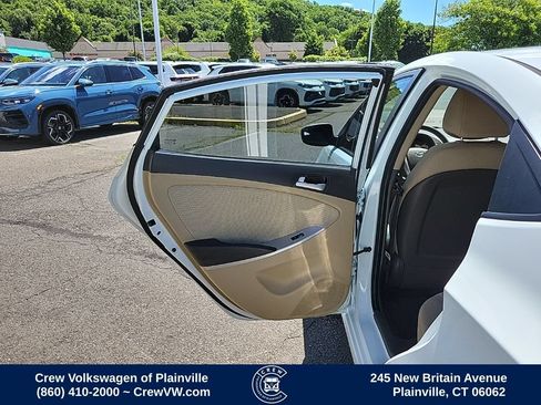 Used 2014 Hyundai Accent GLS FWD image 44