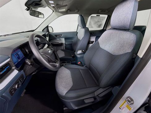 Used 2025 Ford Maverick XLT image 11