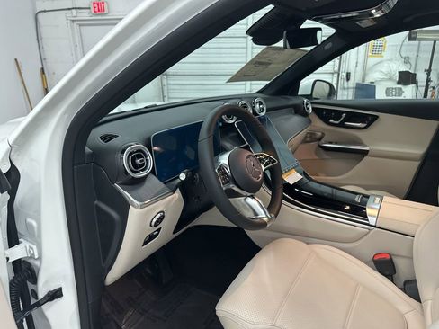 Used 2026 Mercedes-Benz GLC 300 image 9