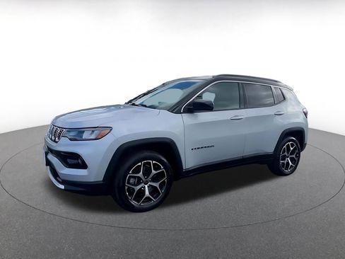 Used 2025 Jeep Compass Limited AWD/4WD image 8