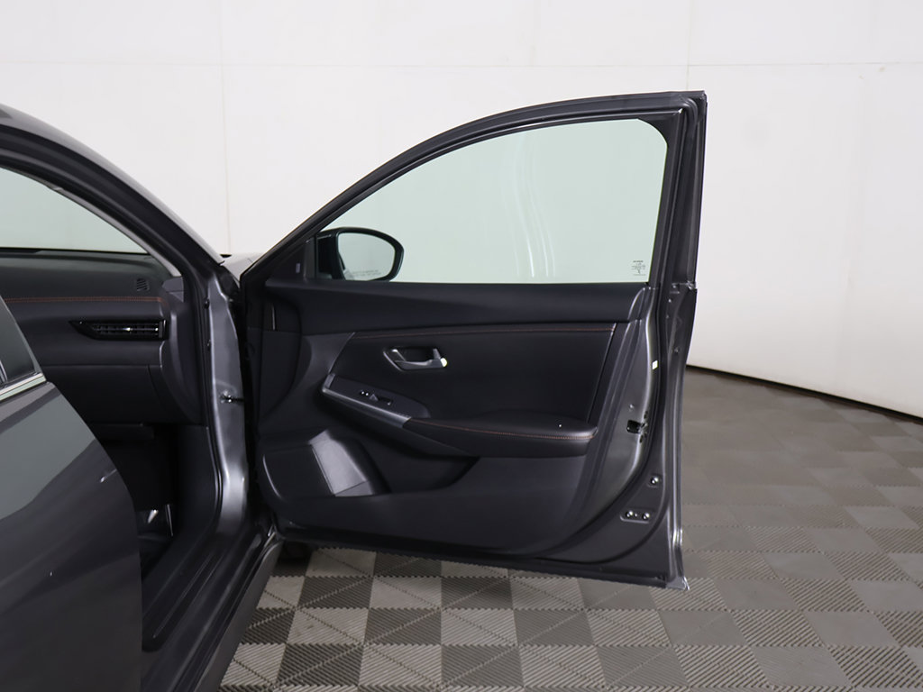 Used 2023 Nissan Sentra SR FWD image 17