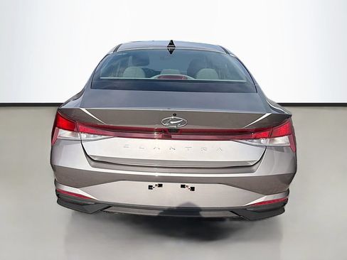 Used 2023 Hyundai Elantra SEL FWD image 7