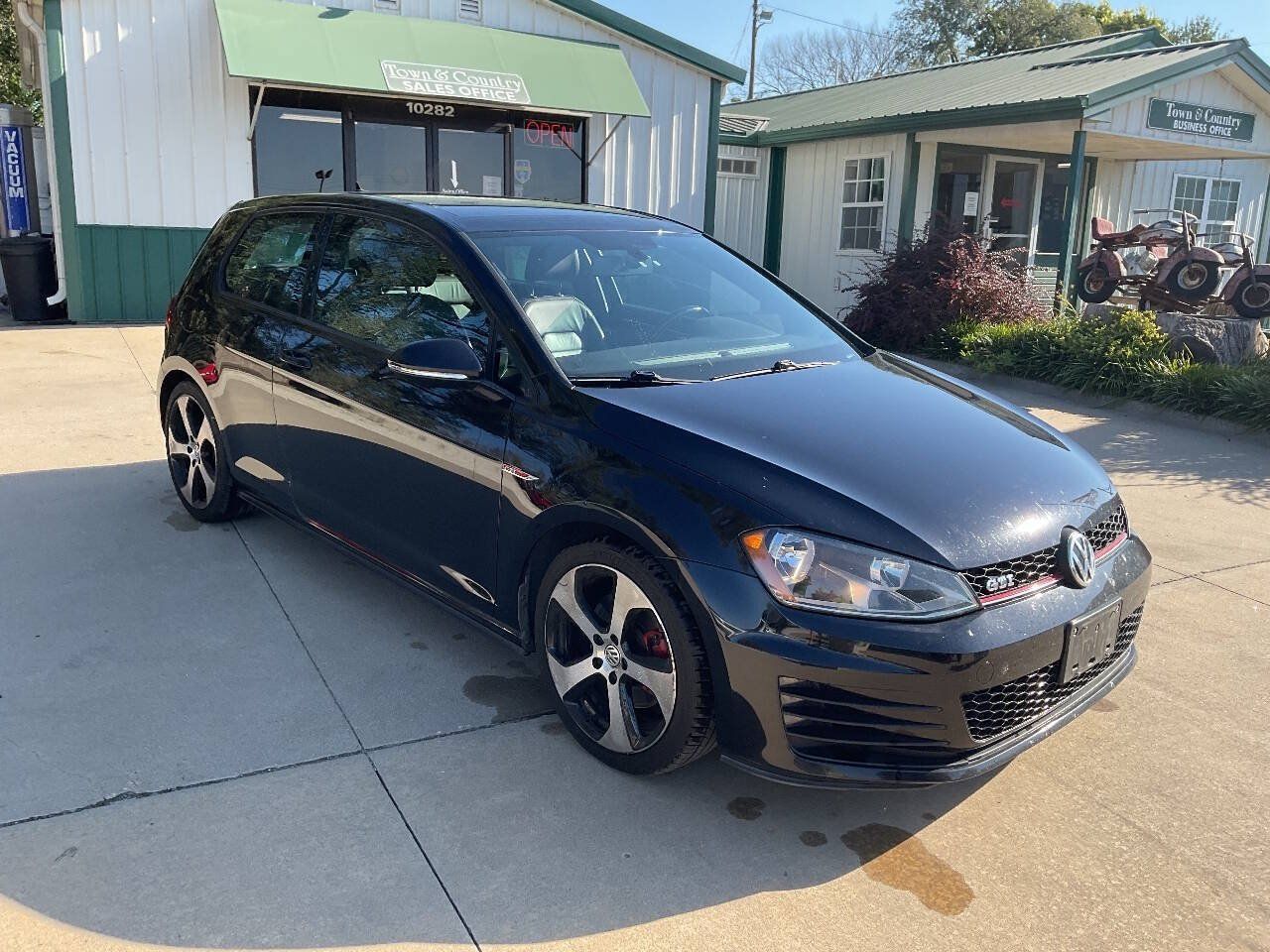 Used 2015 Volkswagen GTI SE FWD image 3