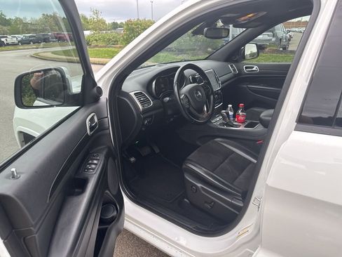 Used 2021 Jeep Grand Cherokee Laredo X AWD/4WD image 5