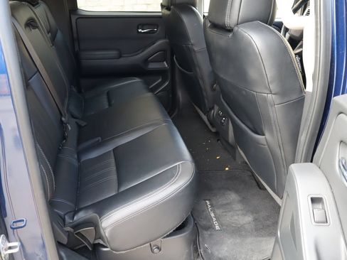 Used 2022 Nissan Frontier SV w/ SV Premium Package RWD image 18