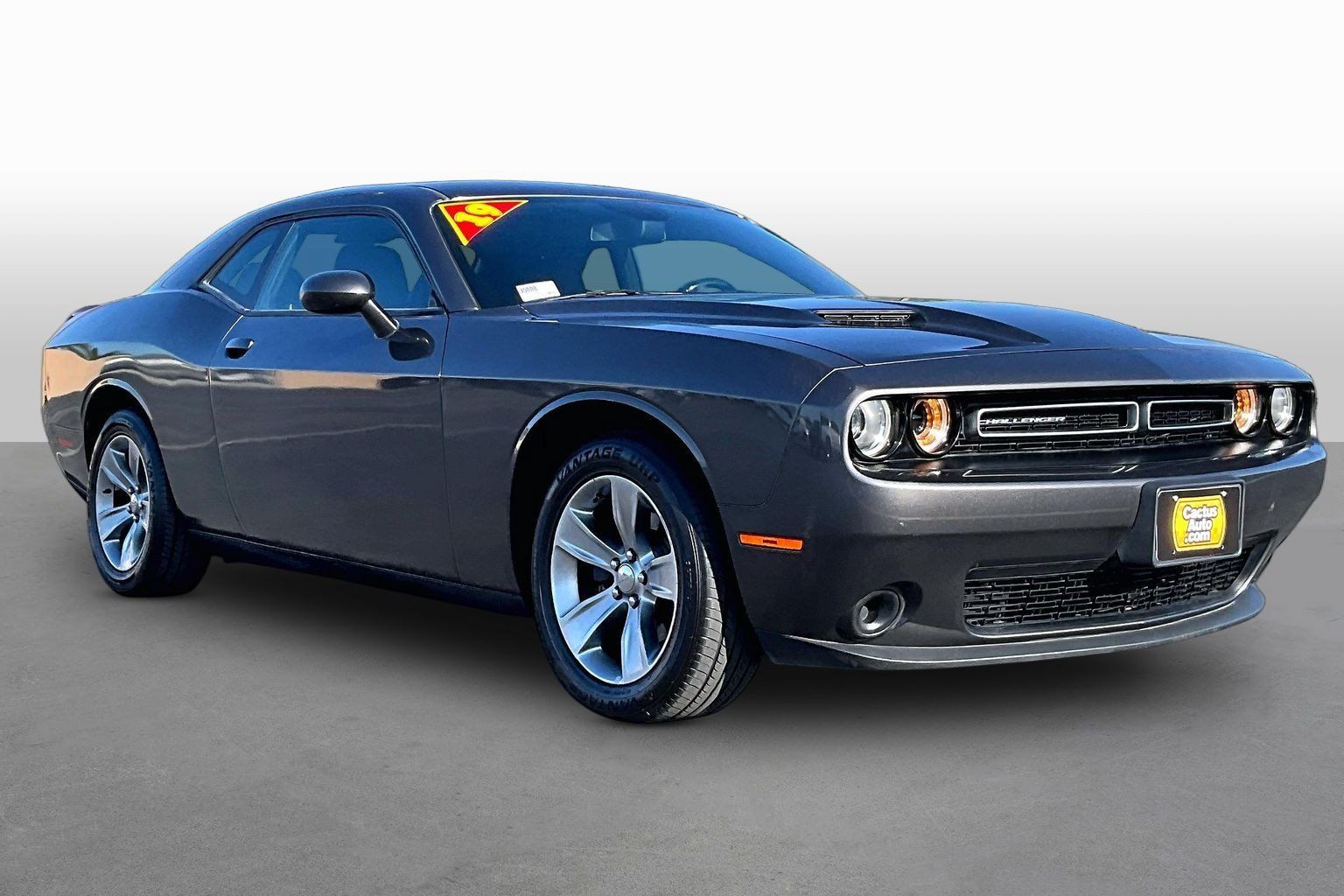 Used 2019 Dodge Challenger SXT RWD image 10