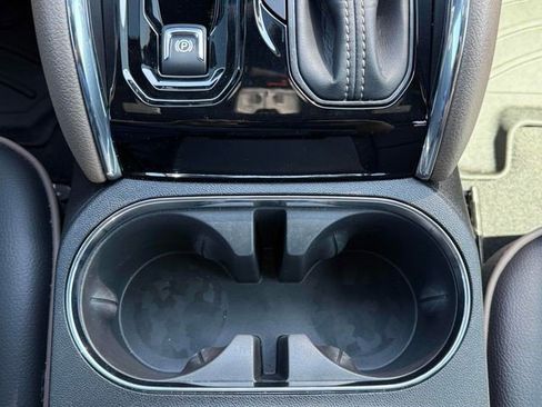 Certified 2024 GMC Canyon Denali AWD/4WD image 9