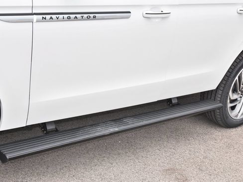 New 2026 Lincoln Navigator Reserve AWD/4WD image 40