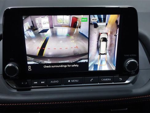 Certified 2025 Nissan Rogue SV image 24