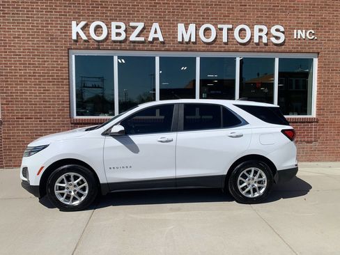 Used 2024 Chevrolet Equinox LT w/ LPO, Floor Liner Package AWD/4WD image 3